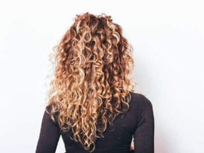 Choose the Right Color for Curly Hair