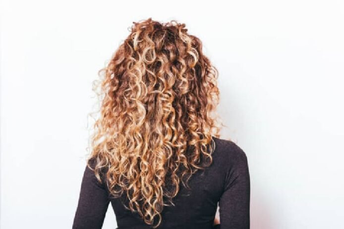 Choose the Right Color for Curly Hair