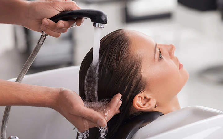 Wash your hair properly – avoid these mistakes!